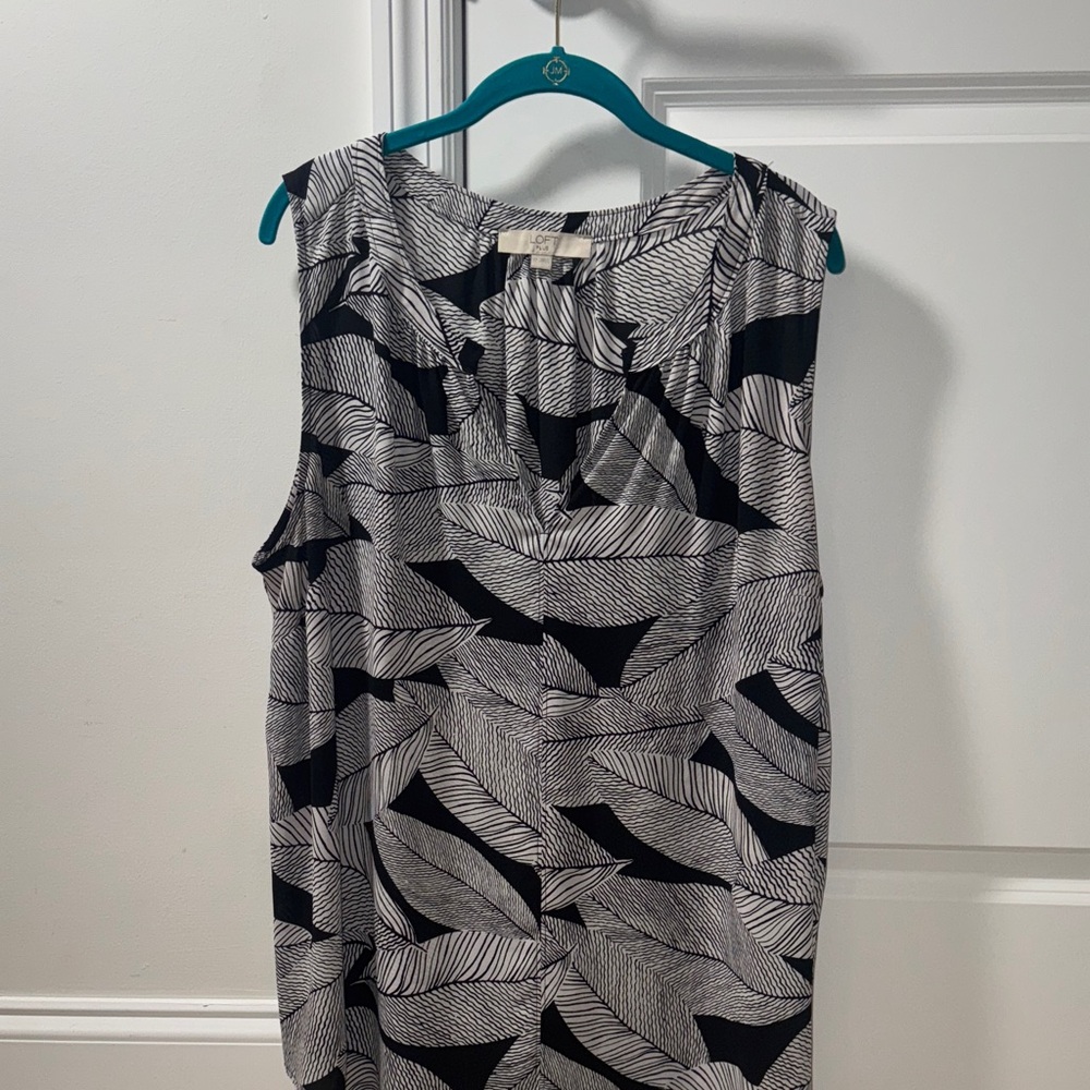Black and White Sleeveless Top